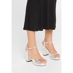 Stuart Weitzman Dayna II Silver Liquid Metallic Leather Platform Sandals 8B